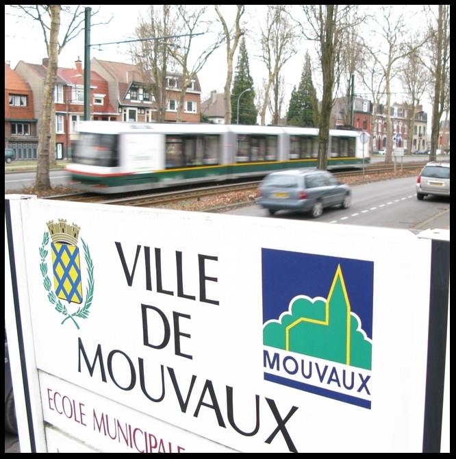 MOUVAUX Local commercial