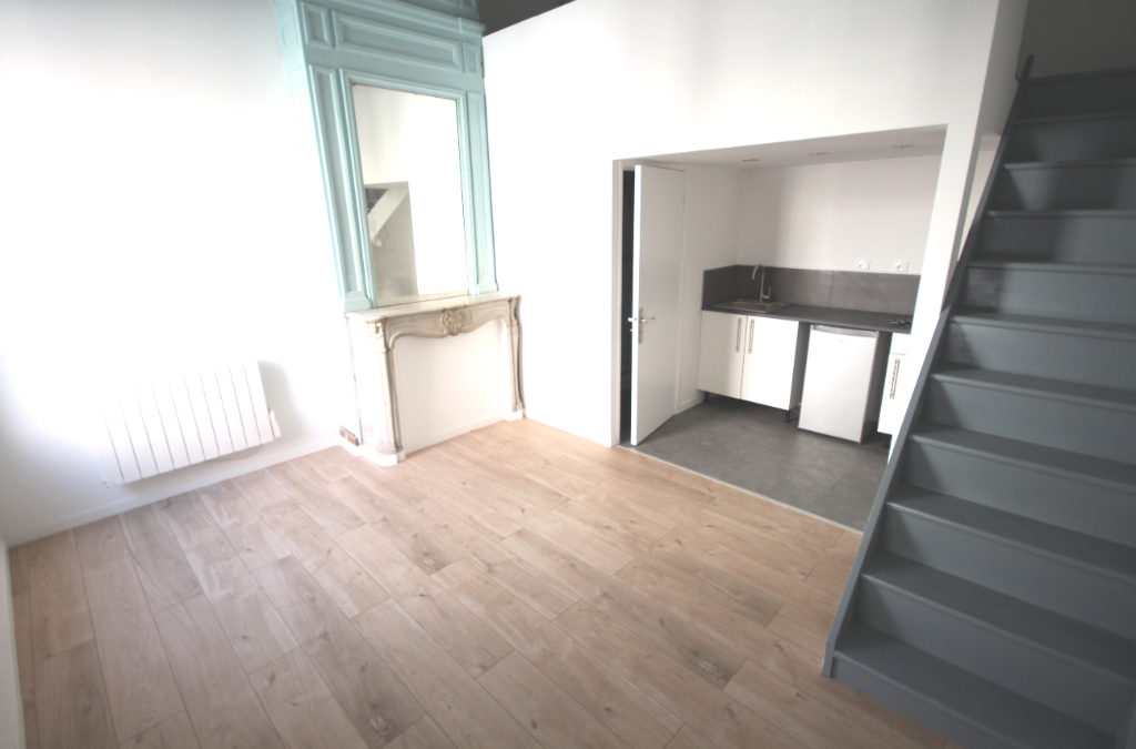 STUDIO de 22.3 m², Républiques Beaux Arts