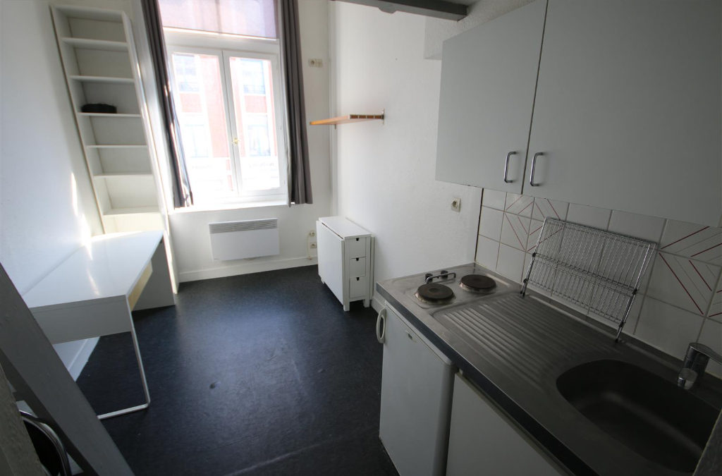 A VENDRE – PLACE SAINT MICHEL / REPUBLIQUE – T1 BIS