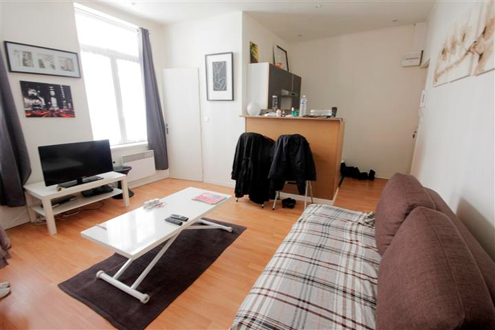 STUDIO MEUBLE de 24.20m², rue Sainte Catherine – Citadelle