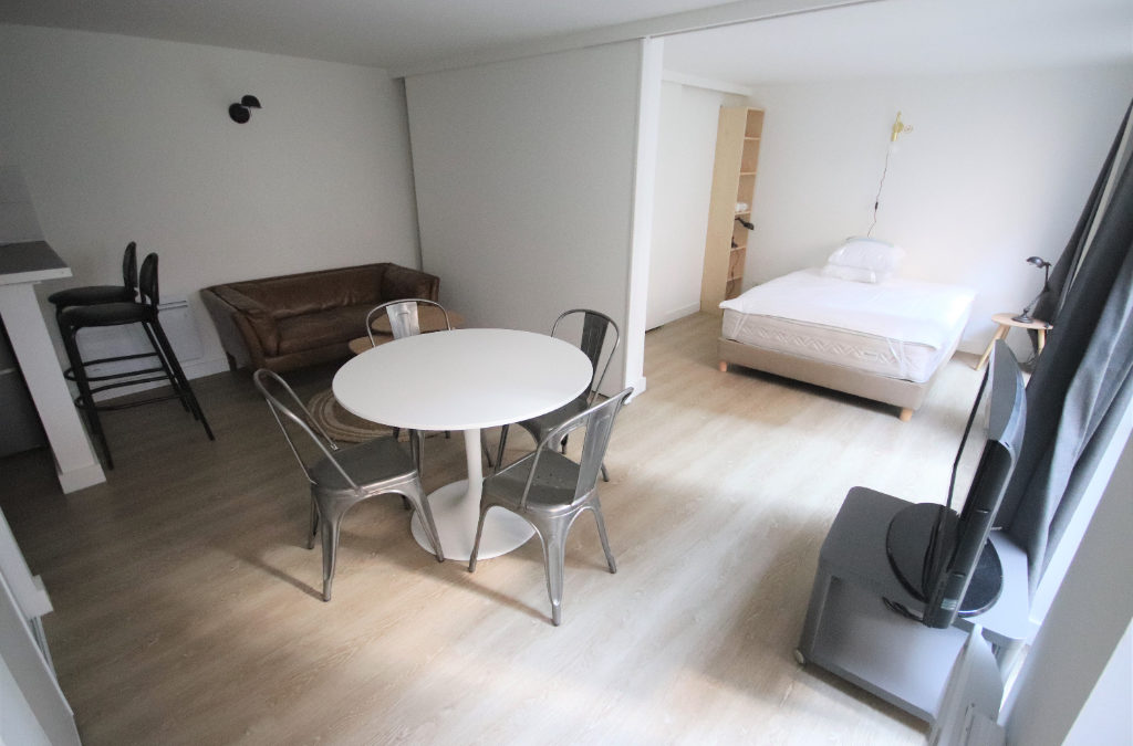 T2 MEUBLÉ de 36 m², République, rue du plat