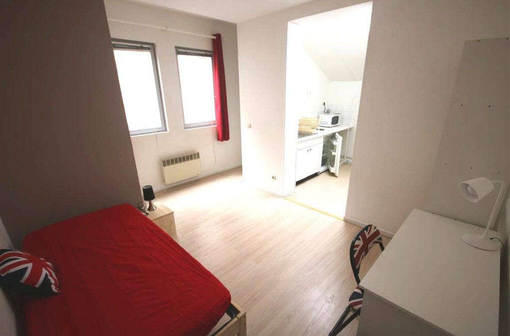 STUDIO MEUBLE de 21 m², rue Masséna – Républiques Beaux Arts