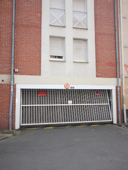Garage, rue de Weppes, Notre Dame de la Treille