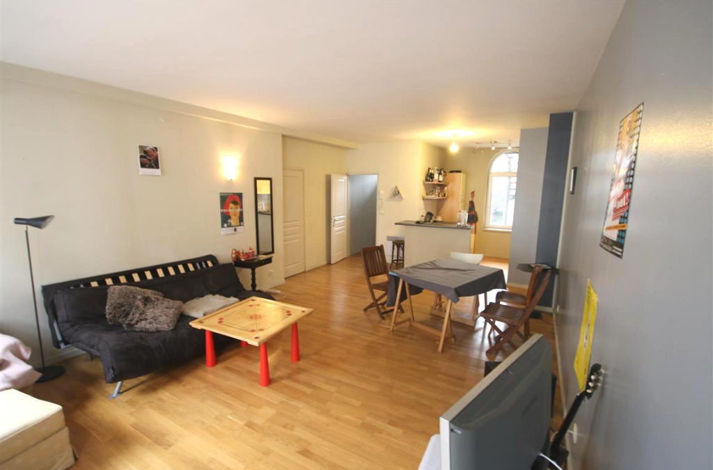 T3 de 70 m², rue du plat, République