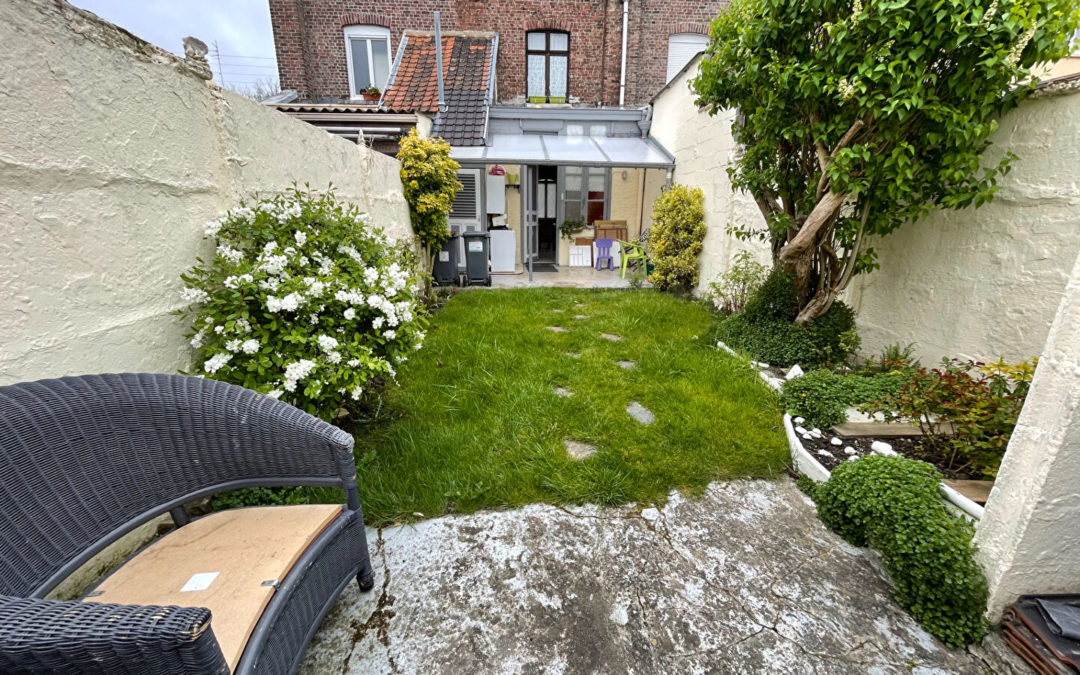 A VENDRE – MAISON A RENOVER AVEC JARDIN – LA MADELEINE