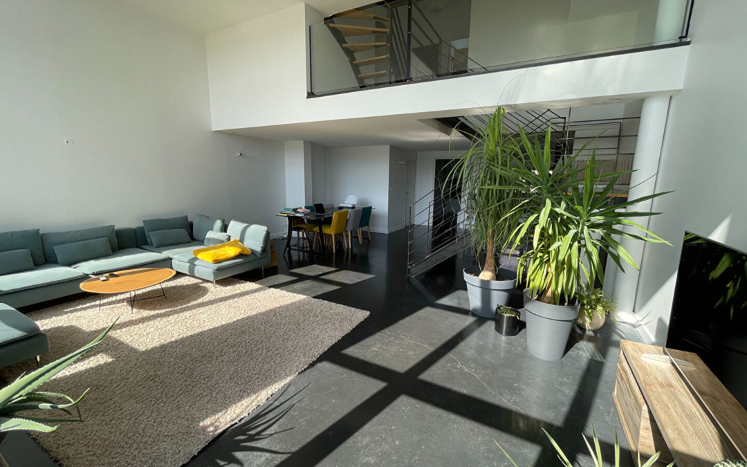 A VENDRE – Loft avec balcon, terrasse et stationnements  – PARC BARBIEUX – ROUBAIX