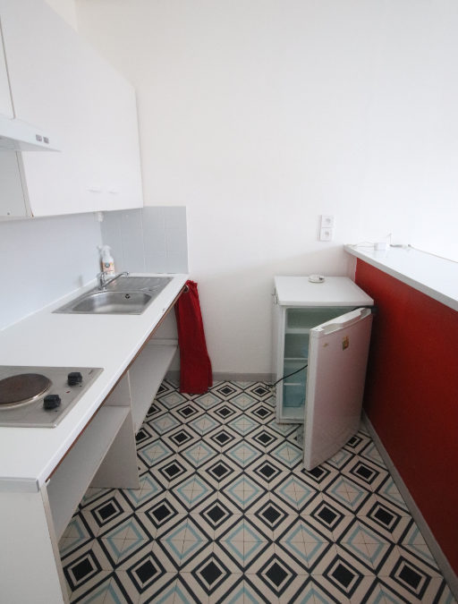 STUDIO de 28 m², rue saint Victor, Marché de la Madeleine