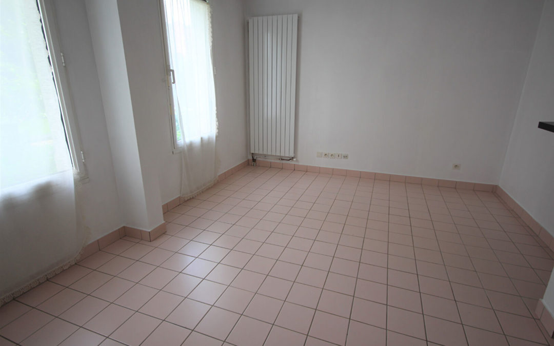 Studio de 29 m², rue de Valmy, Place Philippe Lebon