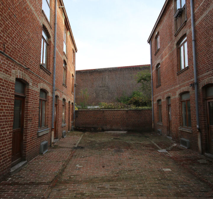 A VENDRE – Ensemble de 7 maisons de courées – LILLE – WAZEMMES/MONTEBELLO