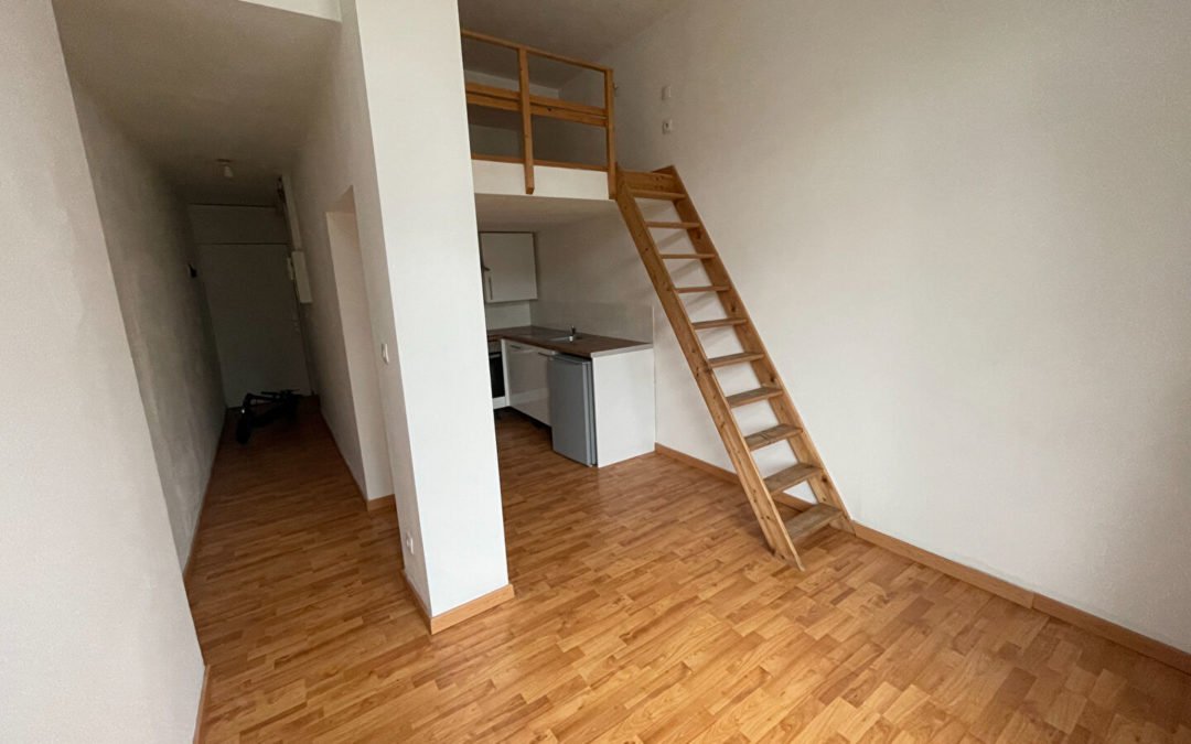 A VENDRE – Studio avec mezzanine – VAUBAN