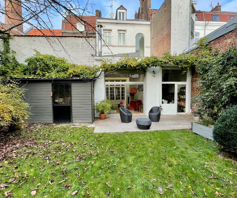 A VENDRE – CHARMANTE MAISON BOURGEOISE AVEC JARDIN – 300m² – VAUBAN