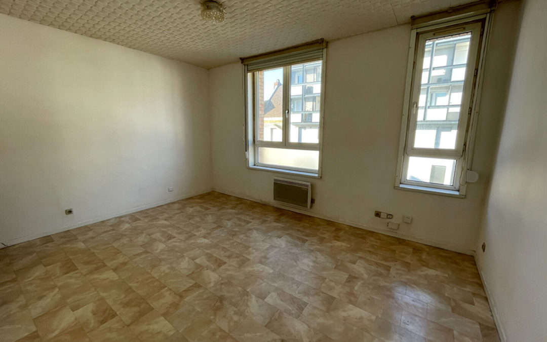 A VENDRE  – Studio à rafraîchir – LOMME (avenue de Dunkerque )