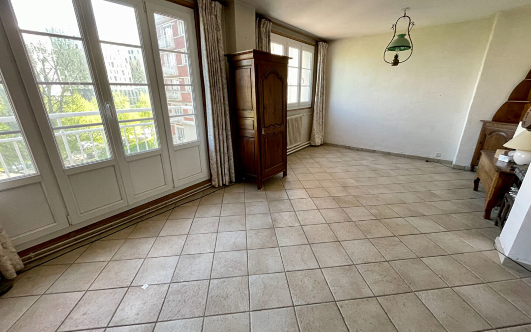 A VENDRE – Type 3 de 77m²  avec parking et cave – GRAND PALAIS