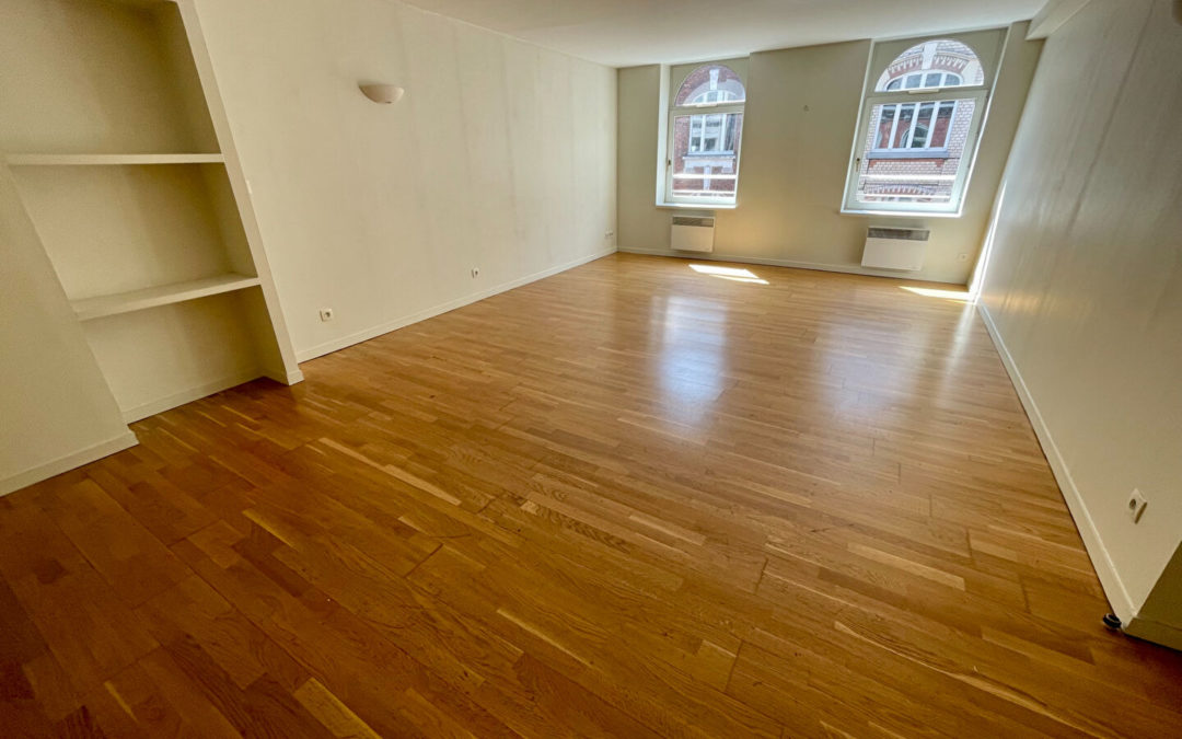 A VENDRE – Type 3 traversant dans une rue calme – REPUBLIQUE BEAUX-ARTS