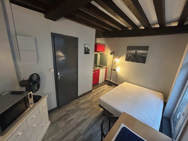 Studio de 14.96 m² avec mise à disposition du mobilier – rue Saint-Nicolas – Lille centre