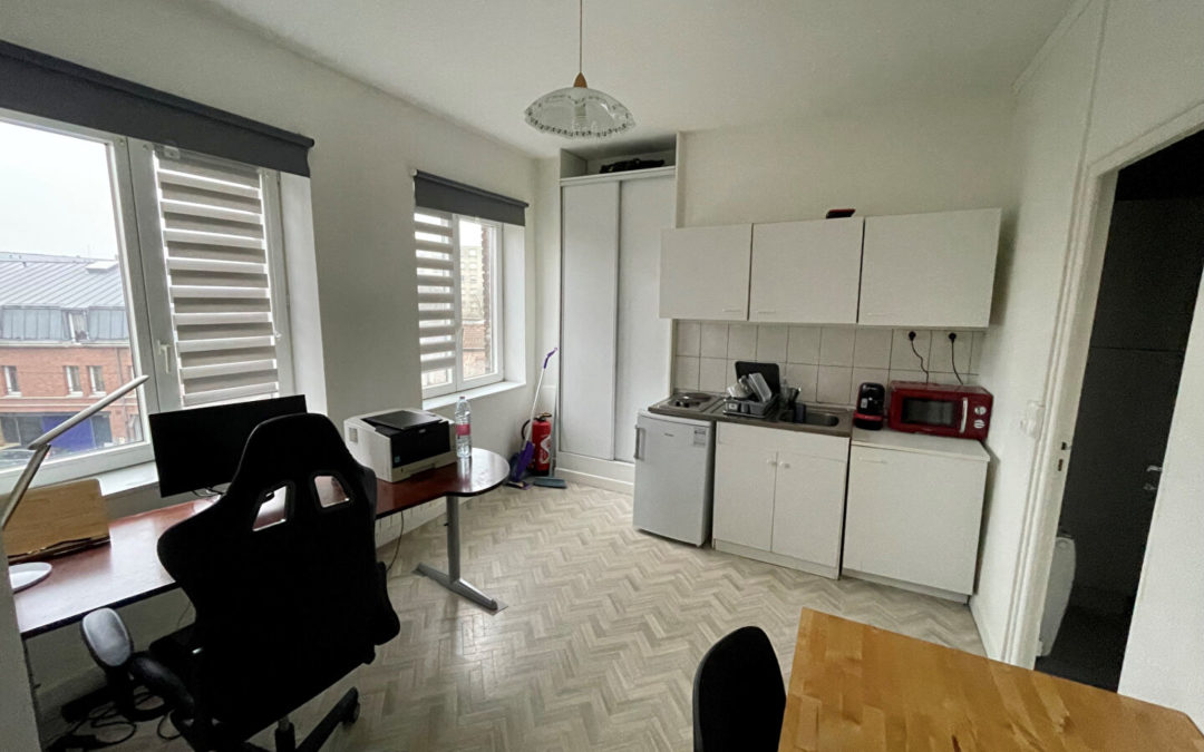 A VENDRE – Studio vendu loué dans une petite copropriété – MOULIN