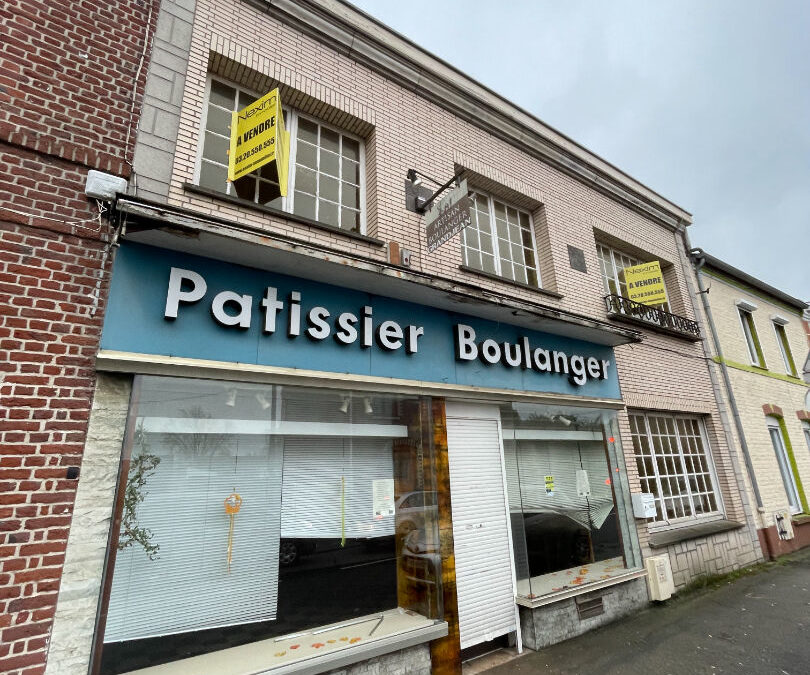 A VENDRE – Immeuble développant environ 480m² – usage commercial et habitation – FRETIN