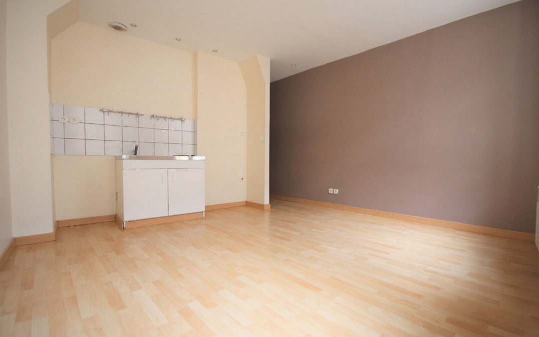 T2 bis en duplex de 39.85 m², rue Esquermoise