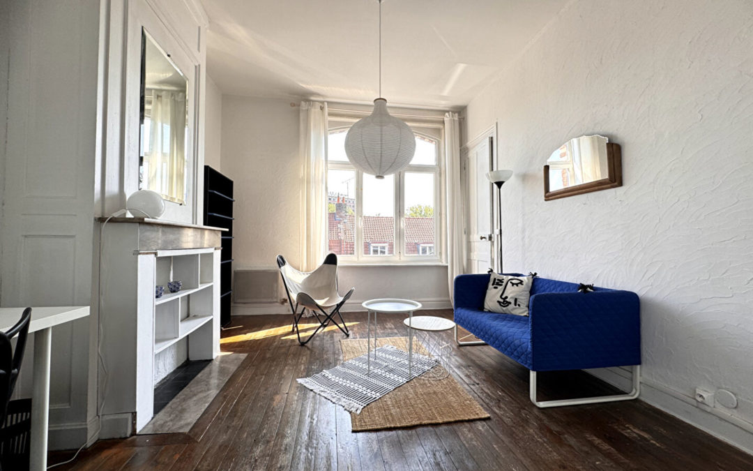 APPARTEMENT T2 PLEIN DE CACHET – VAUBAN/ ESQUERMES