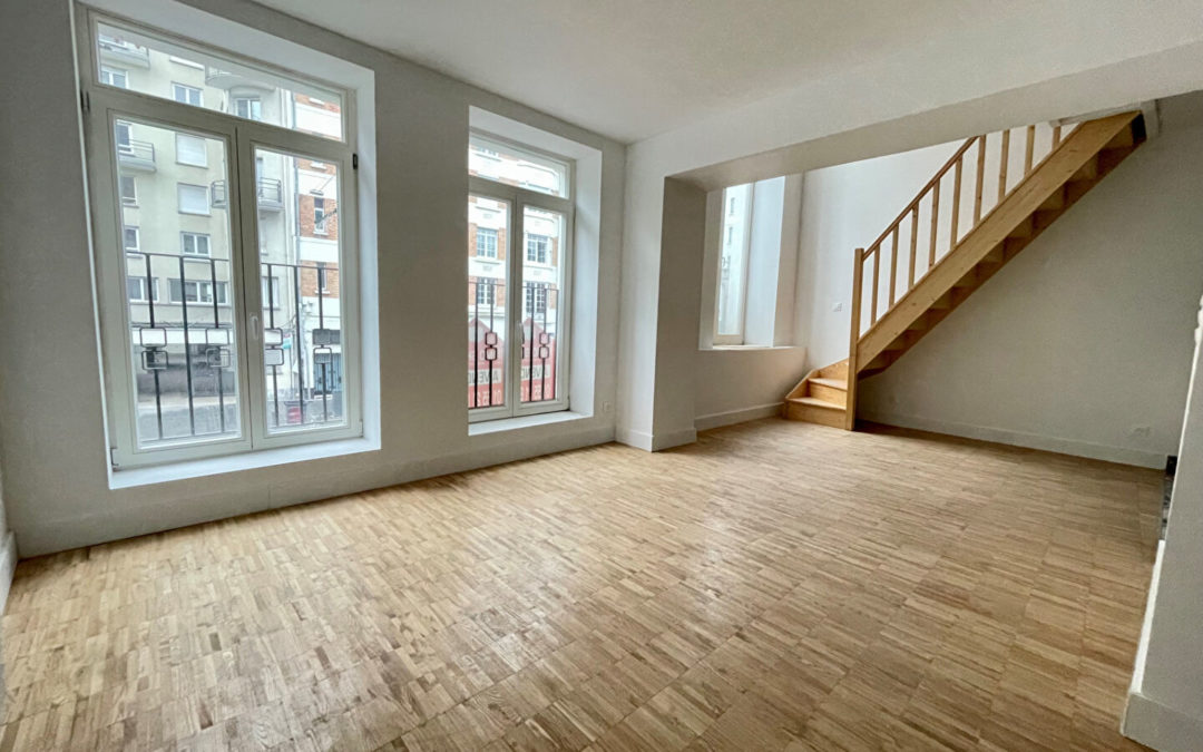 A VENDRE – Type 3 rénové en duplex – Emplacement exceptionnel – LILLE HYPERCENTRE