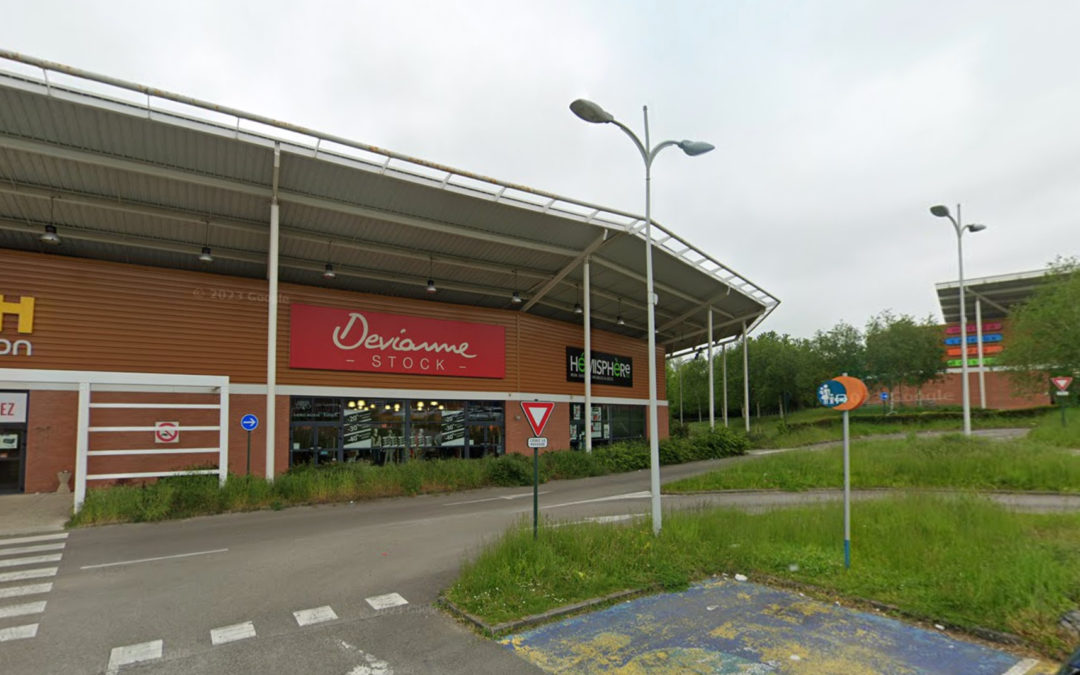 À LOUER – LOCAL COMMERCIAL- 1300 M² – ARQUES (SAINT-OMER)