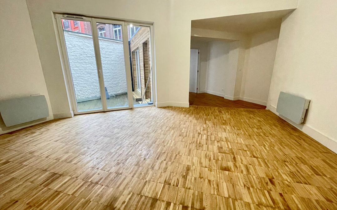 A VENDRE – Type 3 rénové avec terrasse – Emplacement exceptionnel – LILLE HYPERCENTRE