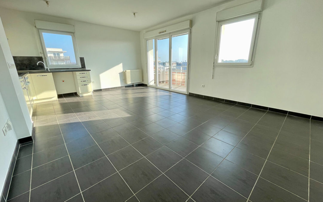 Bel appartement de type 3 avec balcon, parking en sous-sol et vue dégagée ? Quartier Saint-Hélène, Saint-André-lez-Lille