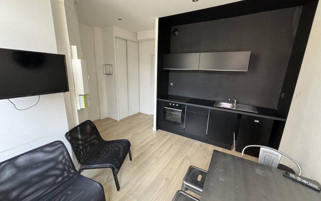 BEAU T2 MEUBLE SITUE SECTEUR VAUBAN !