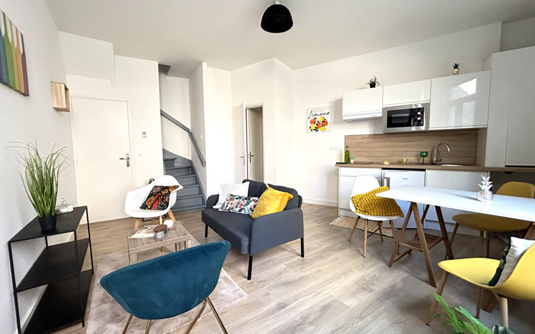 MAISON TRIPLEX AVEC COUR DE 20M2 SAINT MICHEL