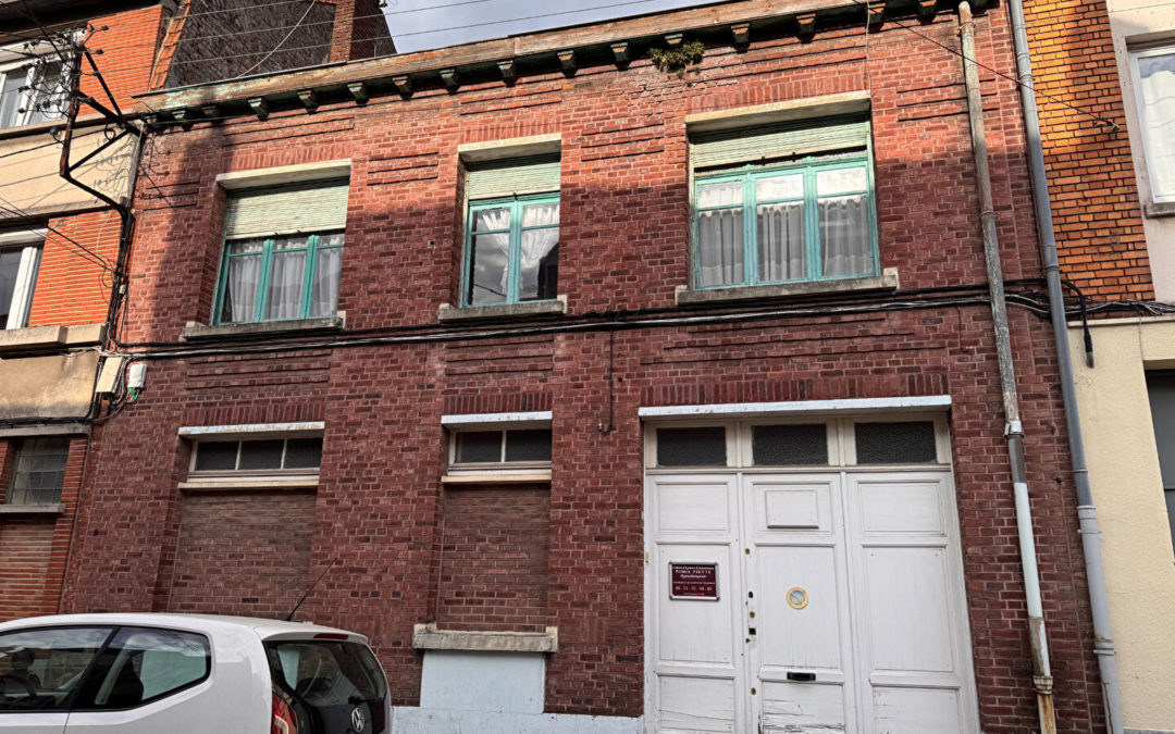 MAISON AVEC GARAGE  ET JARDIN
