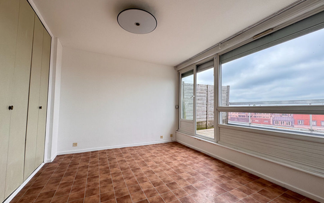 STUDIO AVEC TERRASSE ET PARKING