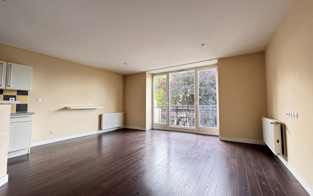 A VENDRE – Beau Type 3 en duplex avec balcon – LA MADELEINE – AVE DE LA REPUBLIQUE