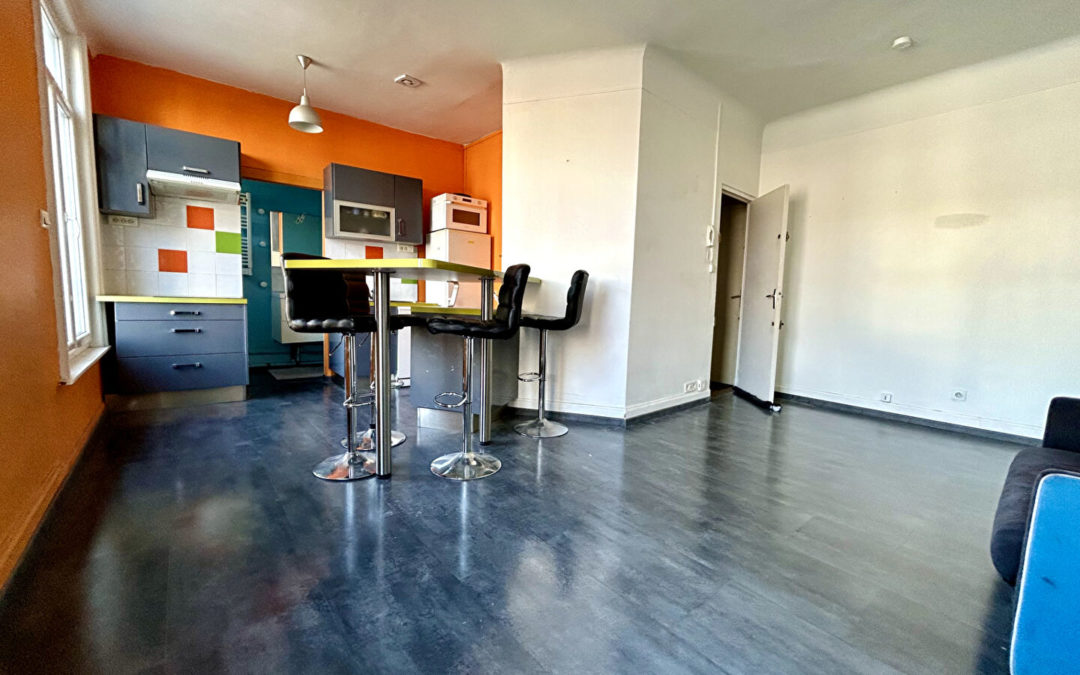 APPARTEMENT T2 DERNIER ÉTAGE HYPER CENTRE