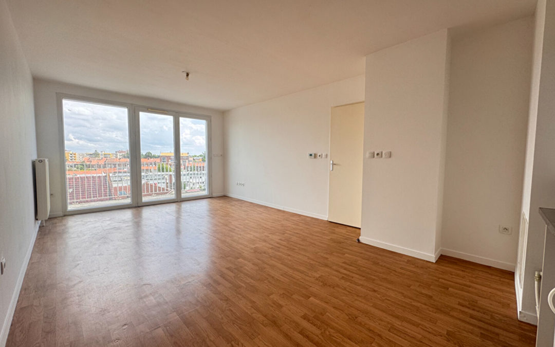 APPARTEMENT AVEC BALCON ET PARKING