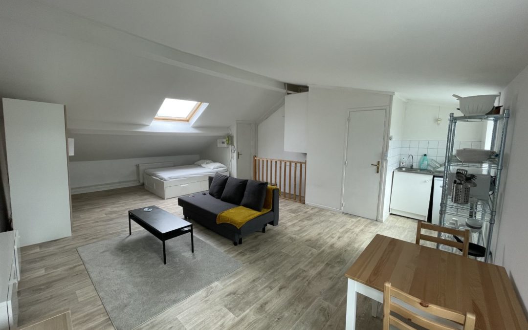 Studio meublé rue du Faubourg de Douai !