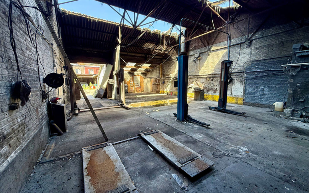A VENDRE – Ancien garage avec dépendance et extérieur à Mons-en-Baroeul