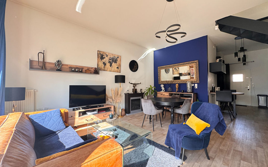 APPARTEMENT AVEC TERRASSE ET PARKING