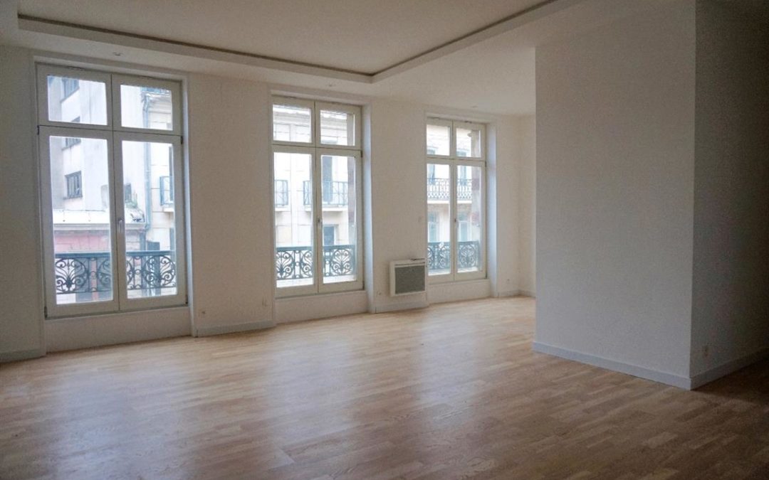 Très beau T3 situé rue du Sec Arembault en hyper centre ville de Lille
