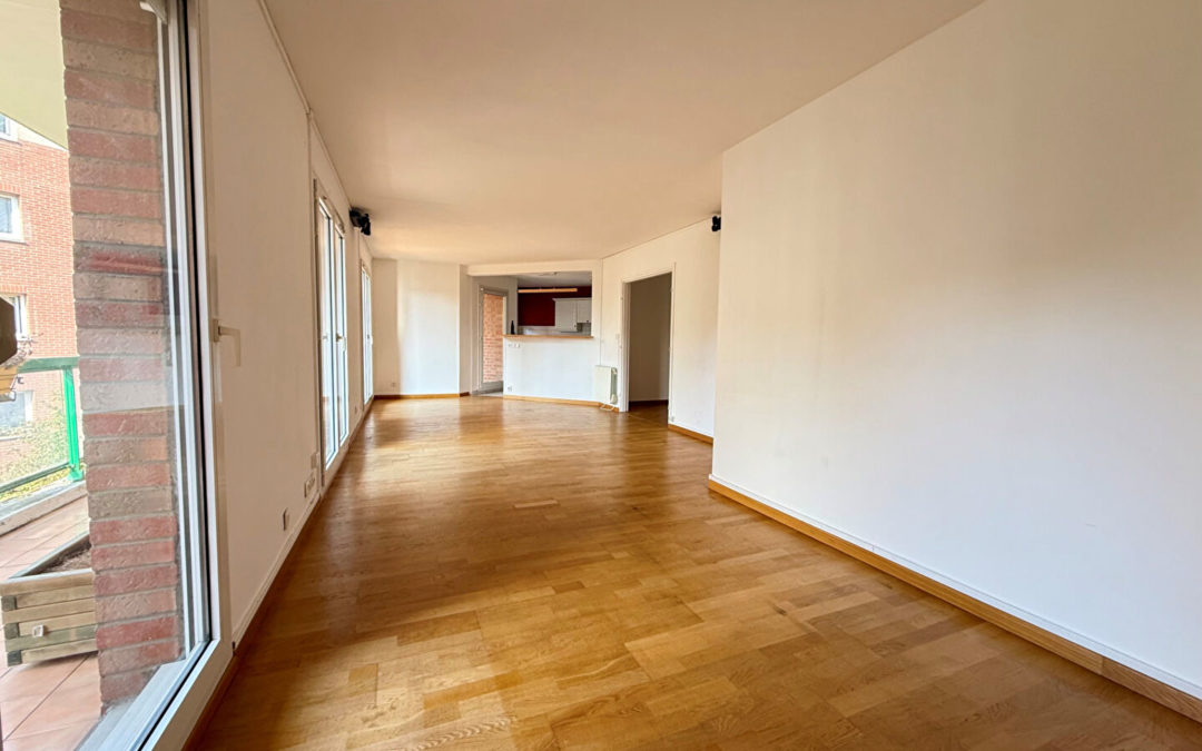 Grand Type 3 (possible T4) avec balcons et parking – Quartier Cormontaigne / Port de Lille