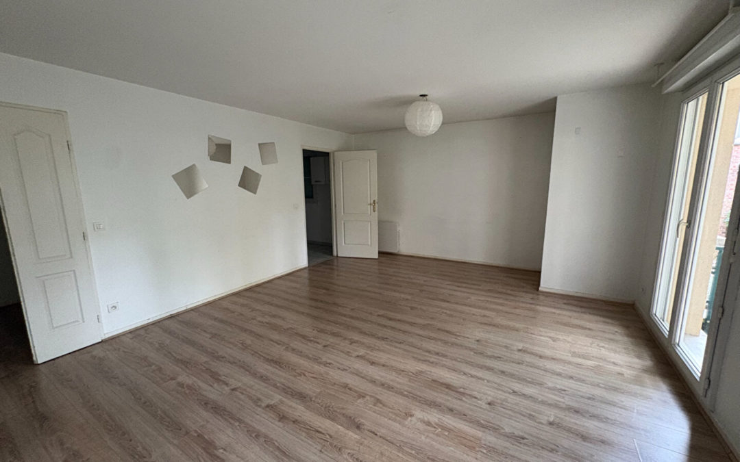 Beau T3 NON MEUBLÉ situé rue Jacquemars Gielée – LILLE !