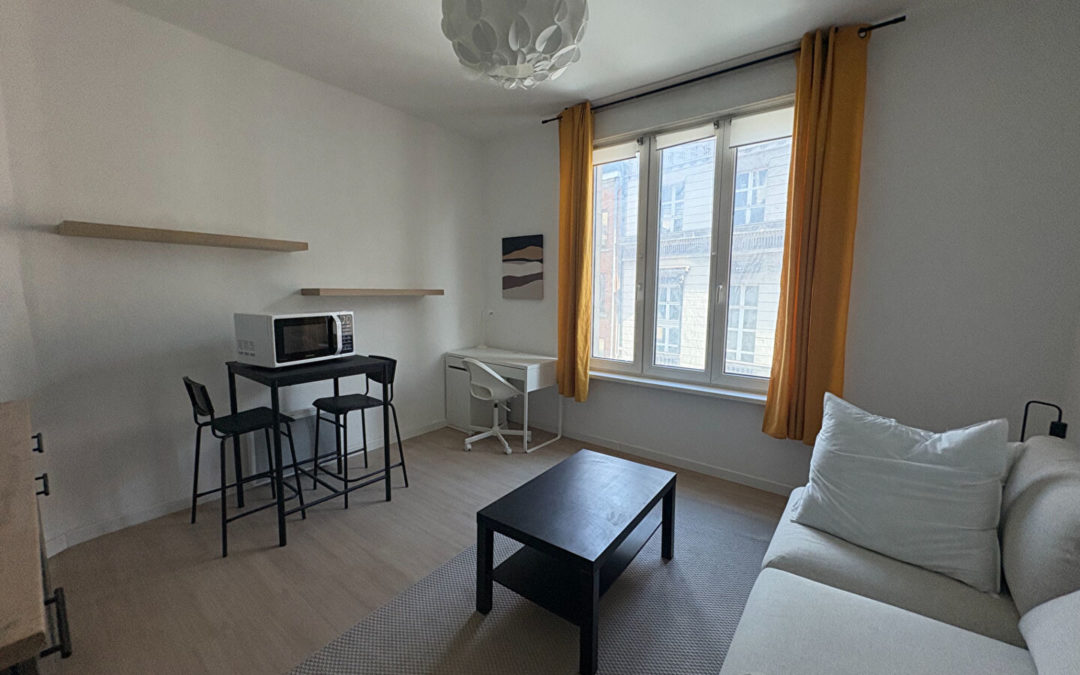 Studio entièrement rénové et meublé de 25.89m2 situé rue Saint Genois.