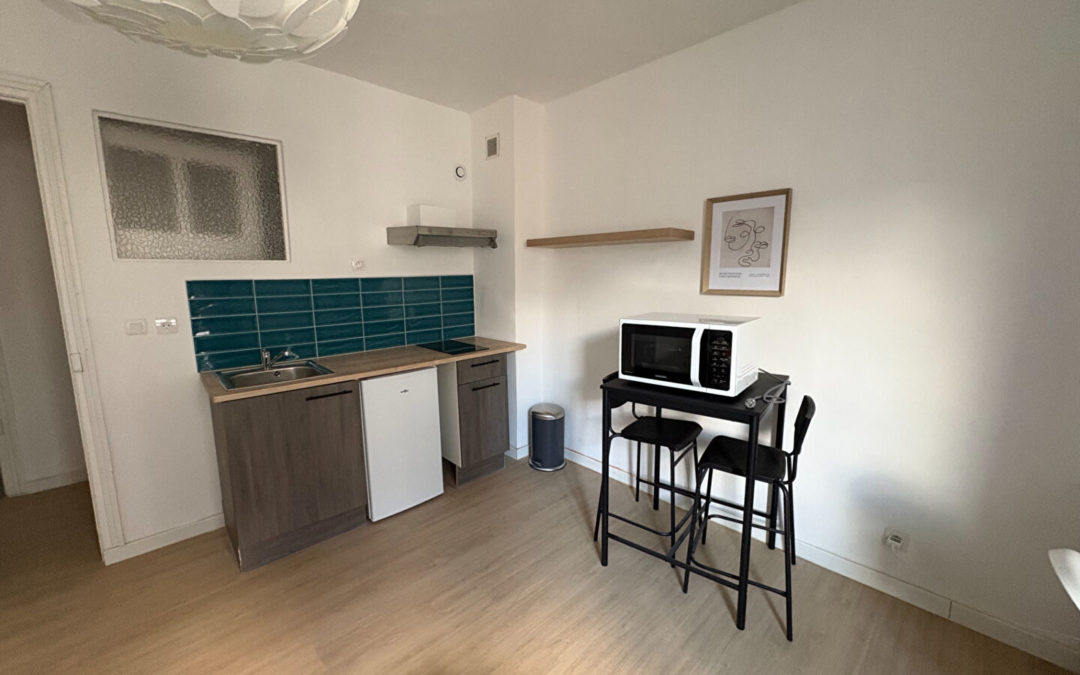 Studio entièrement rénové et meublé de 26.34m2 situé rue Saint Genois.