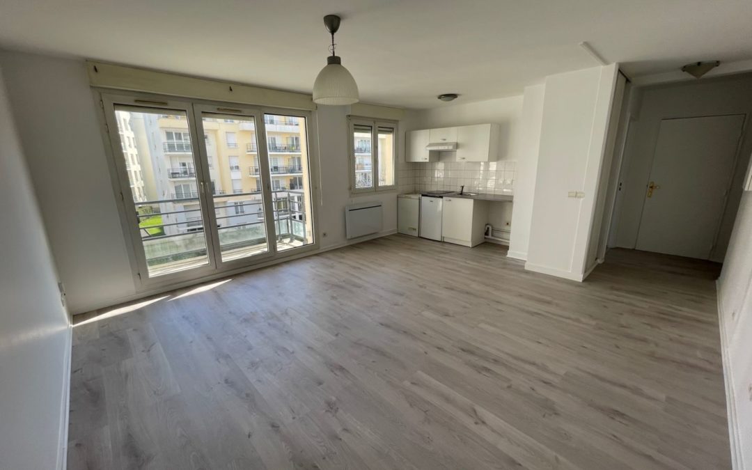 A VENDRE – Beau T2  dans une résidence récente avec balcon, garage et cave – VIEUX LILLE