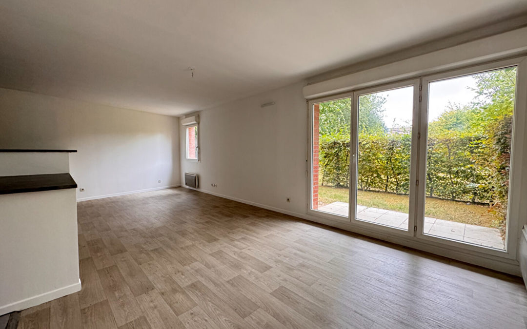 APPARTEMENT AVEC TERRASSE JARDIN ET PARKING