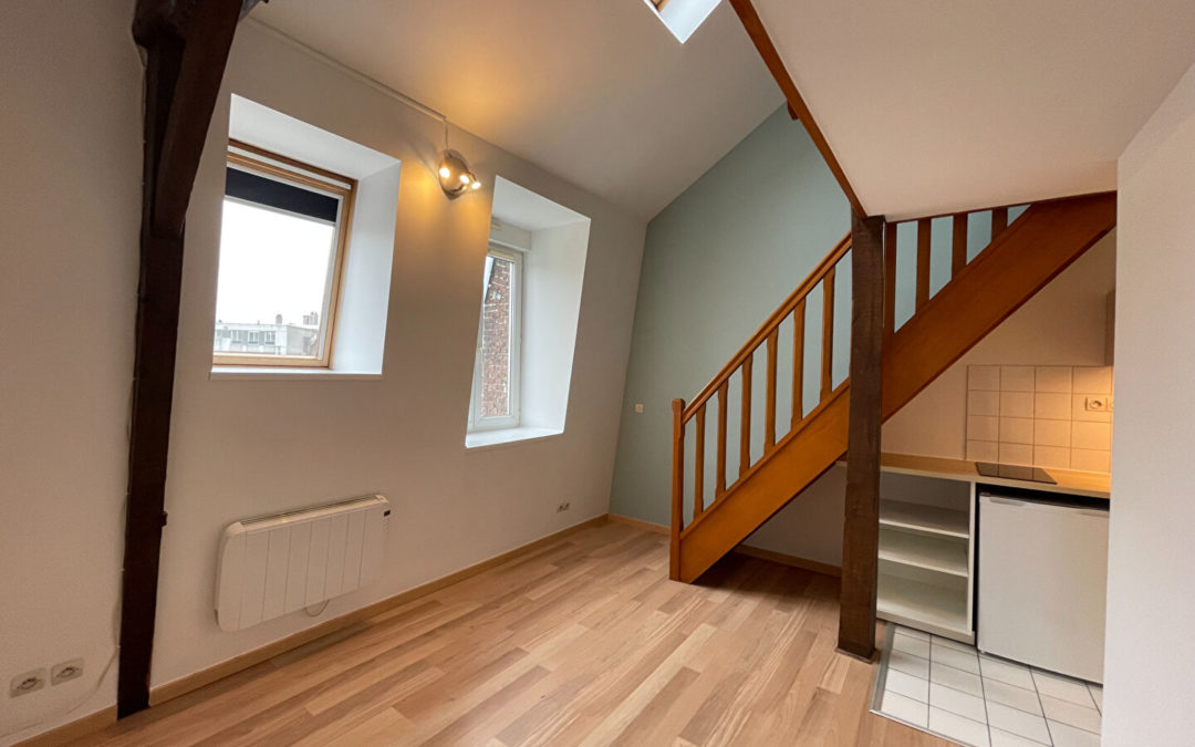 Á LOUER – Studio en duplex de 22 m², Rue Gauthier de Châtillon, Lille-Centre