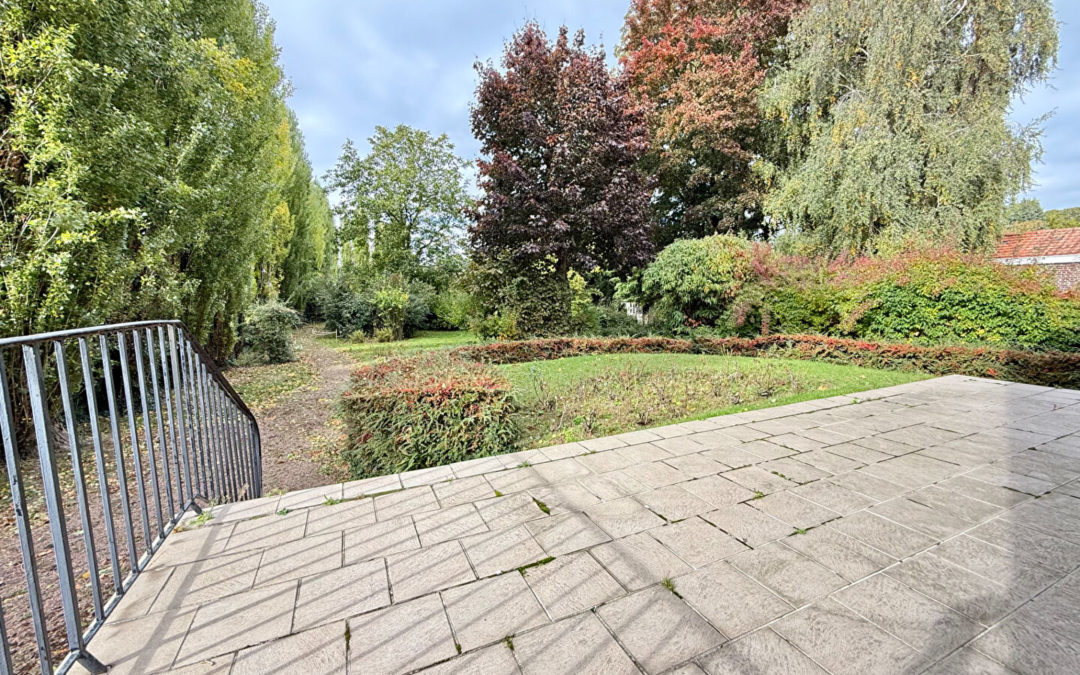 Ronchin – Grande maison familiale avec vaste jardin et parcelle constructible