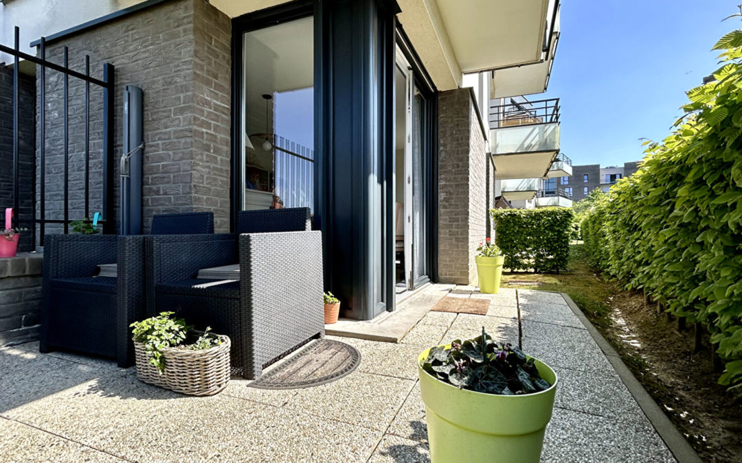 APPRTEMENT T3 AVC TERRASSE, JARDINET, PARKING ET GARAGE
