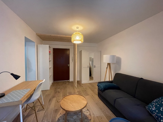 Beau T1 meublé situé rue Malpart – LILLE