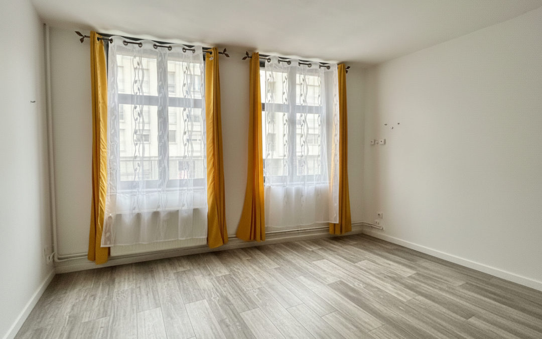 APPARTEMENT 2 PIÈCES AVEC PARKING – RUE DE DOUAI
