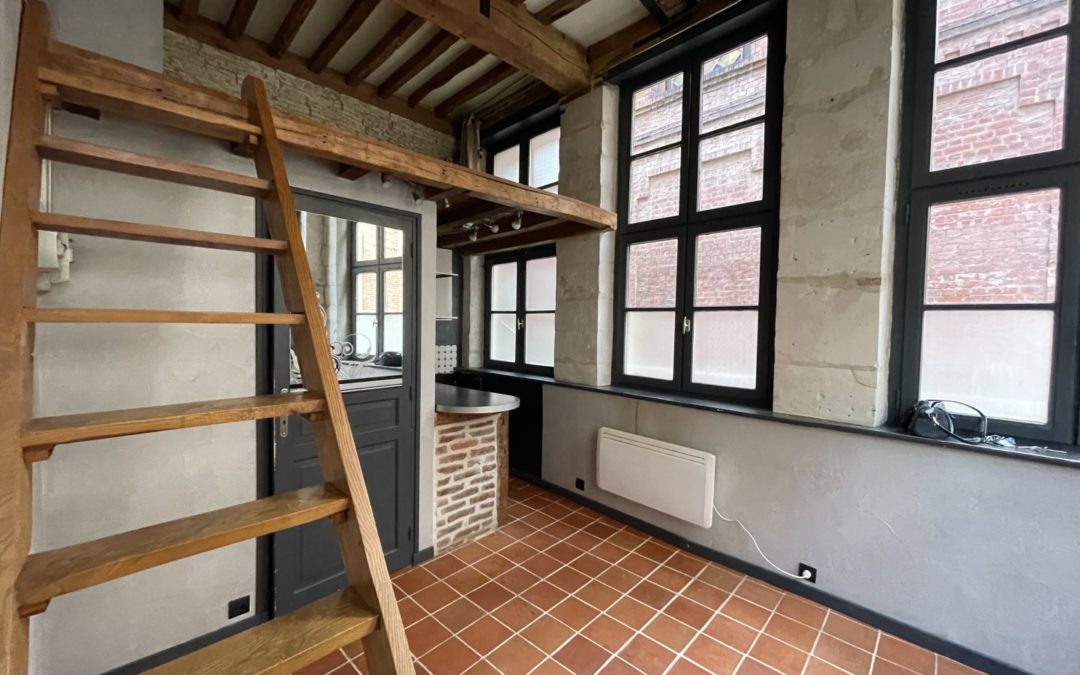 Studio non meublé avec Mezzanine – Vieux Lille !